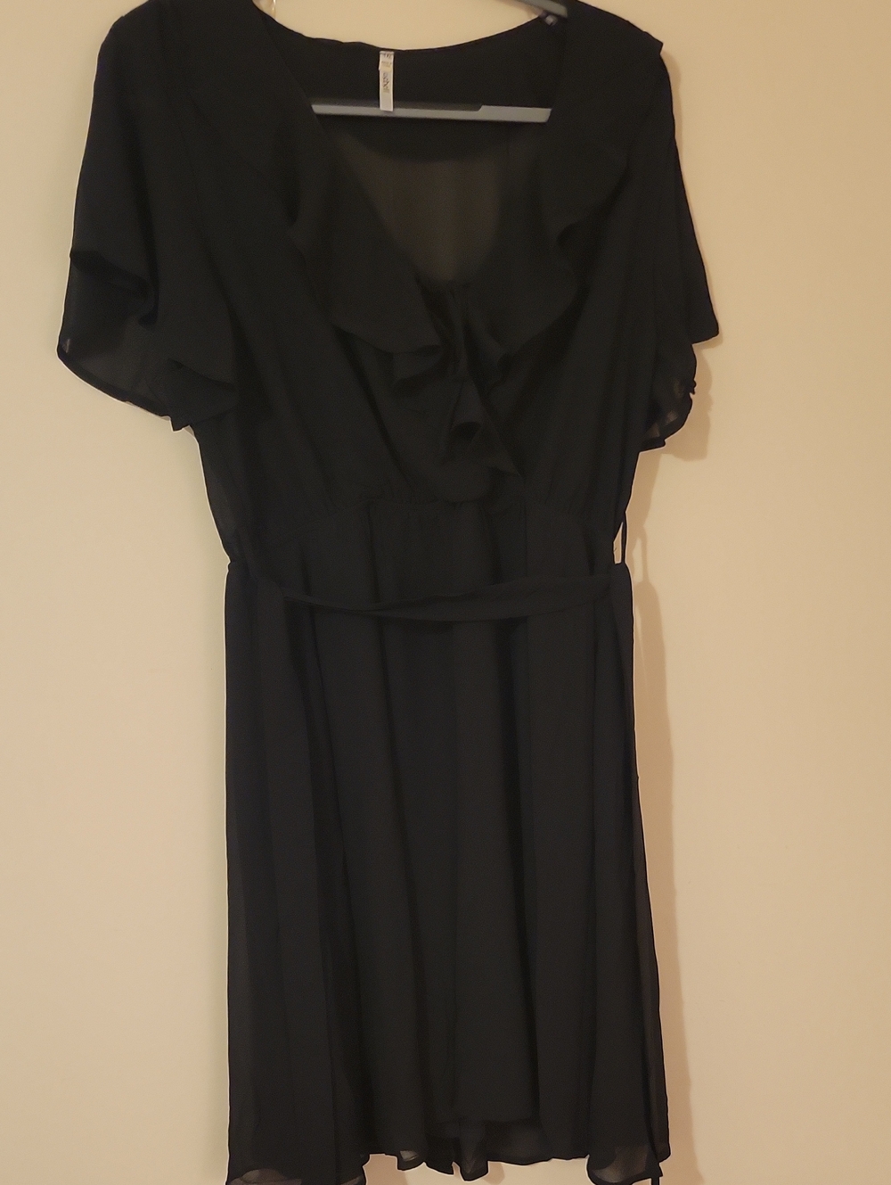 #24G Women's Black Ruffle V-Neck Dress